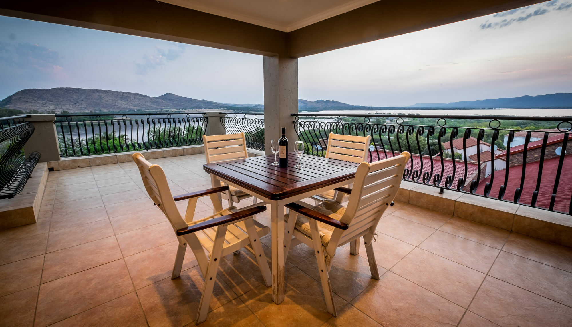 Chateau La Mer Exclusive Guesthouse & Spa Hartbeespoort Dış mekan fotoğraf